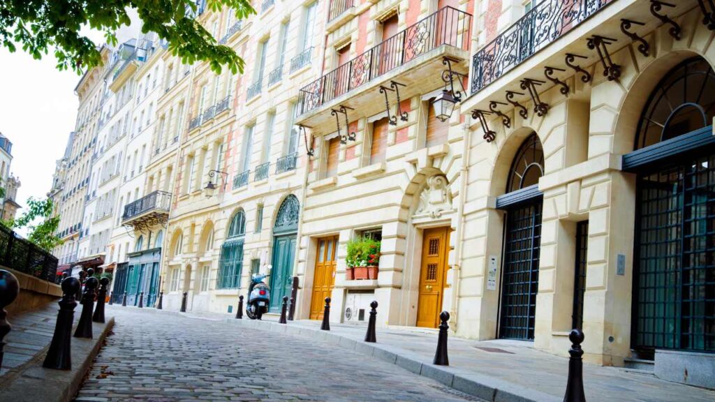 RUAS DA ÎLE DE LA CITÉ, PARIS, FRANÇA