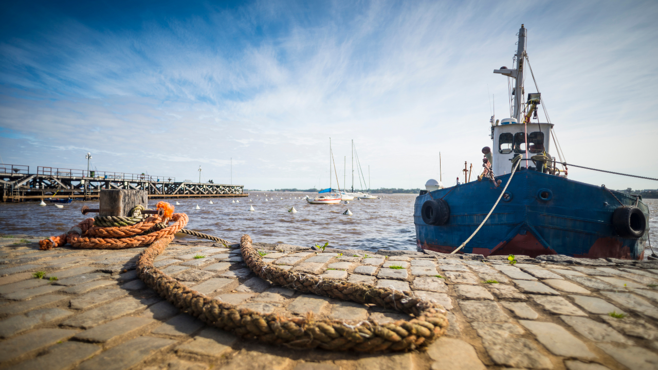 CAIS EM COLONIA DEL SACRAMENTO, URUGUAI