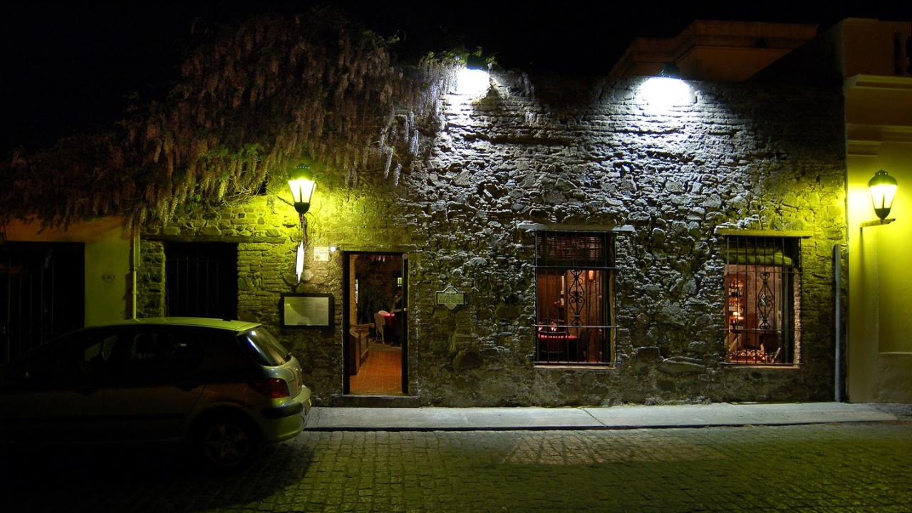 RESTAURANTE-GALERIA DE ARTE JORGE PÁEZ VILARÓ, COLONIA DEL SACRAMENTO, URUGUAI