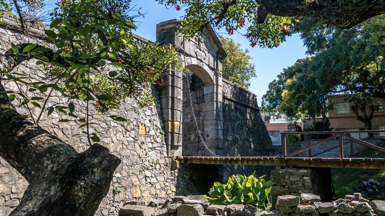 PUERTA DE LA CIUDADELA, COLONIA DEL SACRAMENTO, URUGUAI